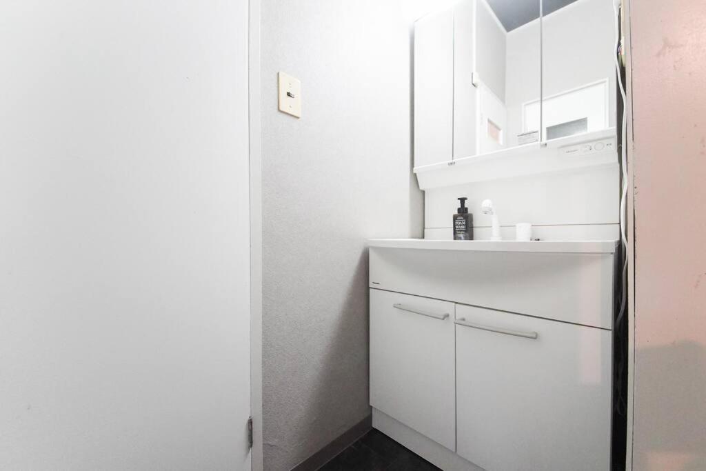 Sanacion Namba 難波千日前の5Ldk120平米 駅徒歩2分 広々バルコニーでバーベキューも可能 Apartment Osaka Exterior foto