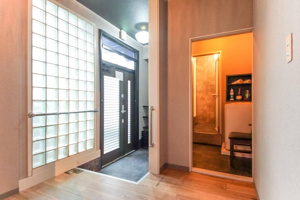 Sanacion Namba 難波千日前の5Ldk120平米 駅徒歩2分 広々バルコニーでバーベキューも可能 Apartment Osaka Exterior foto